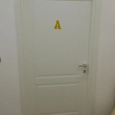 בית הארחה New Center