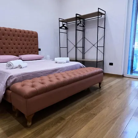 בית הארחה New Center בארי