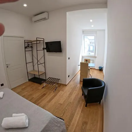 בית הארחה New Center בארי